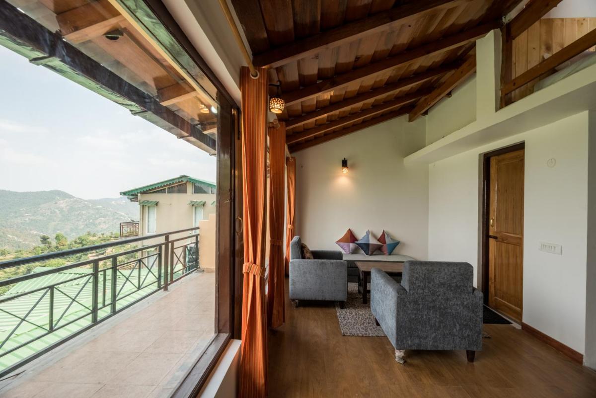 Belle Vue, Studio overlooking the hills w wifi by Roamhome - Housity