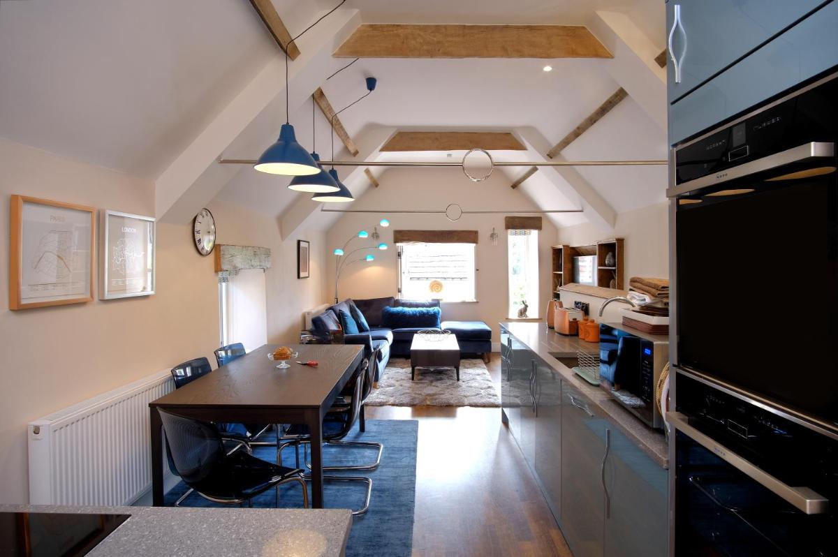 Stone Barn - Housity