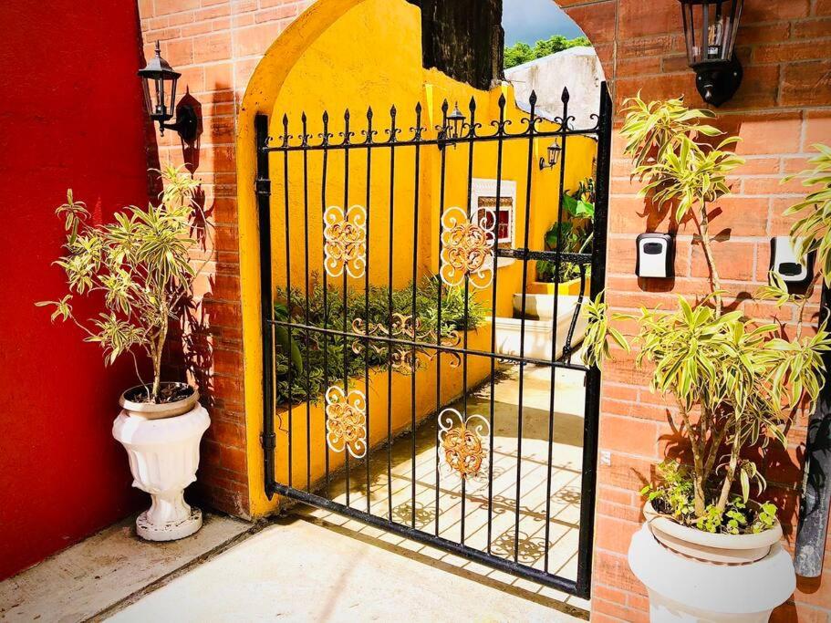 Suitetrails - 1 Bedroom unit with Parking in Naga City