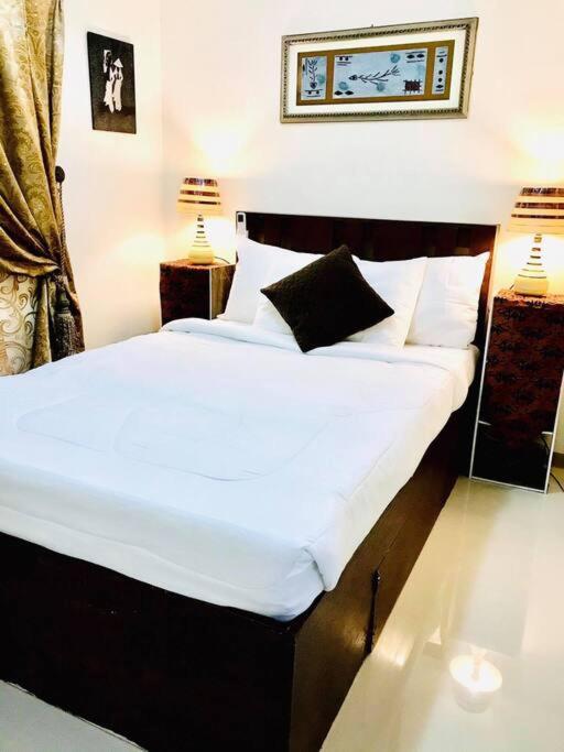 Suitetrails - 1 Bedroom unit with Parking in Naga City