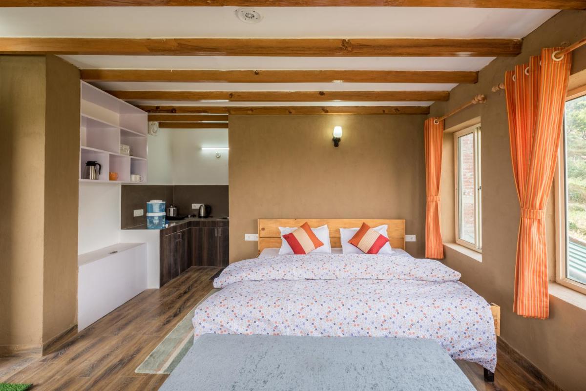 Morning Ridge, Studio overlooking the hills w wifi by Roamhome - Housity