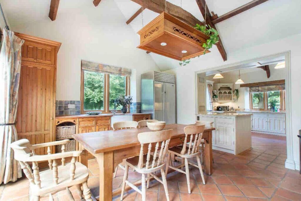 Stunning Country Farm House between Bristol & Bath - Housity