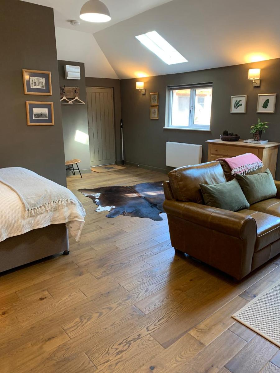 The Old Stable - Housity