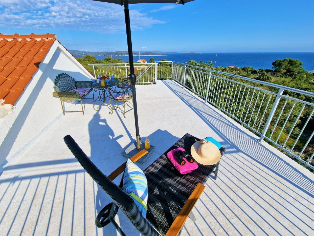 Escape holiday houses A&B, island Drvenik Mali, Trogir - Housity