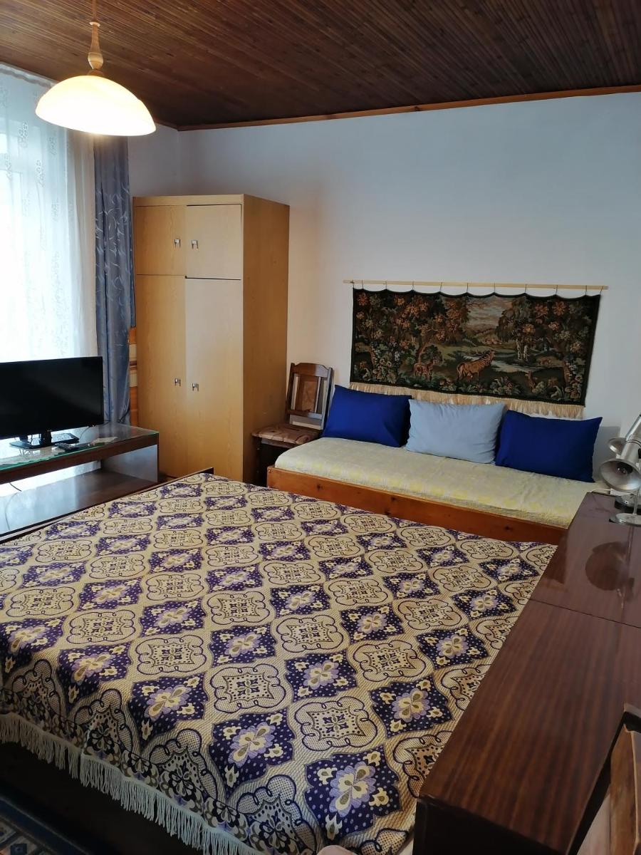 Емил - Housity
