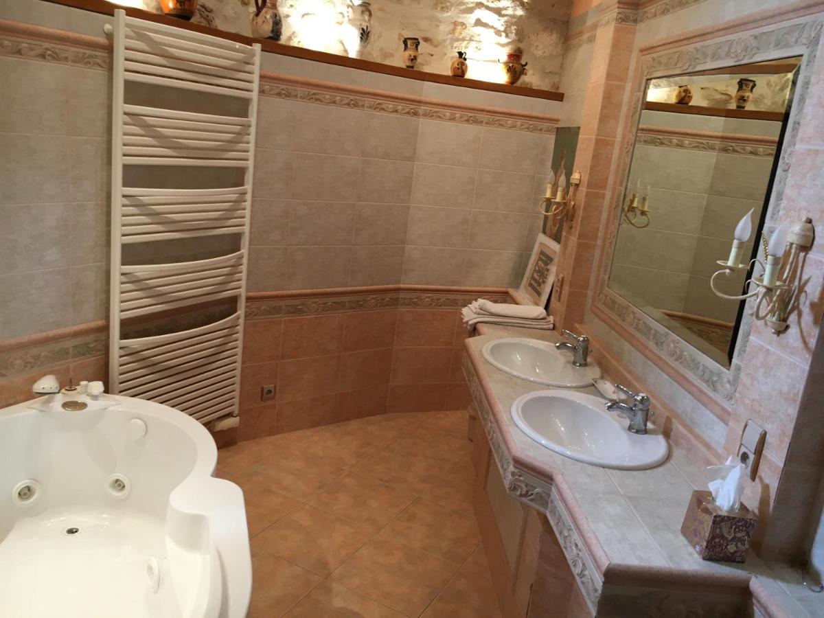 Villa Charentaise avec piscine privée - Housity