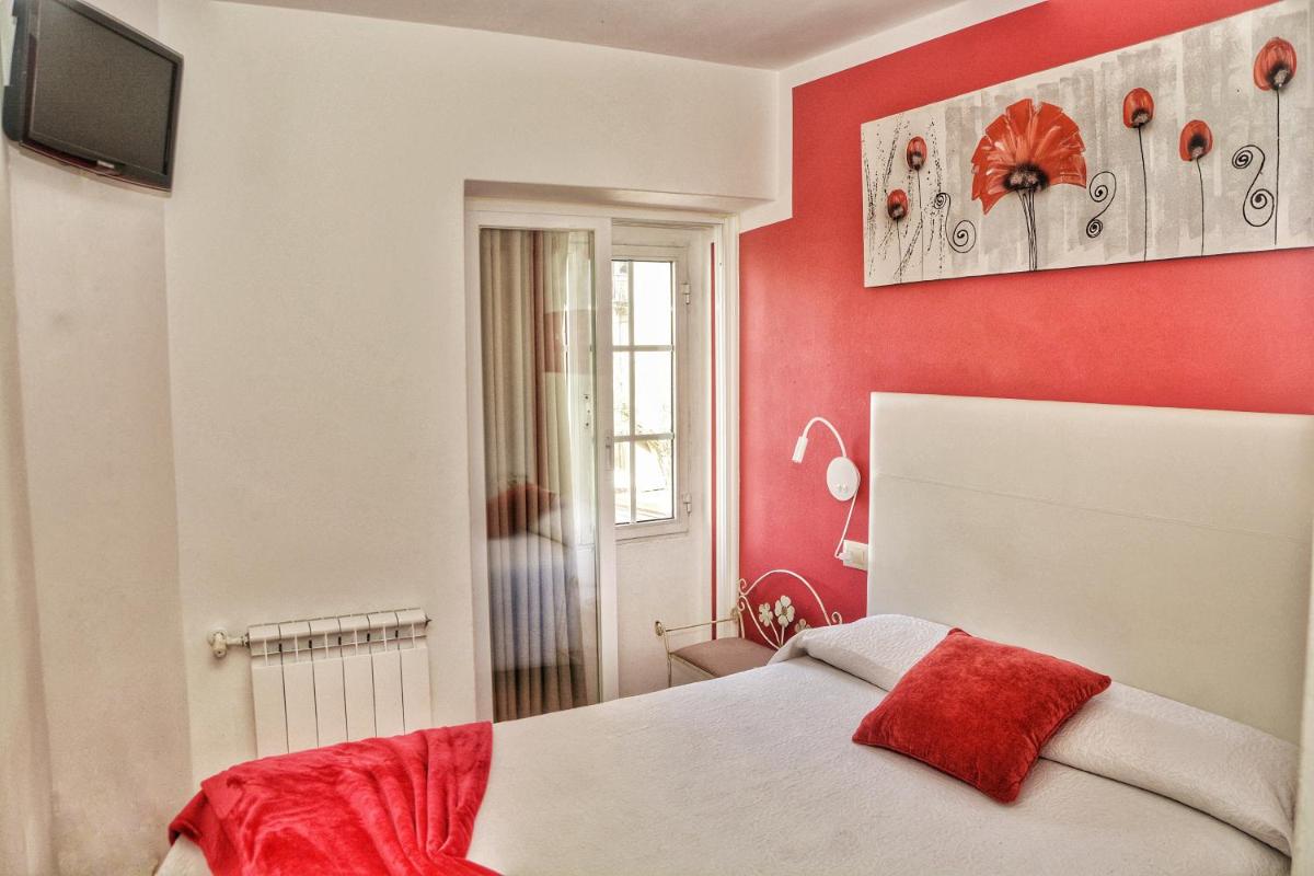 Hostal la Colegiata - Housity