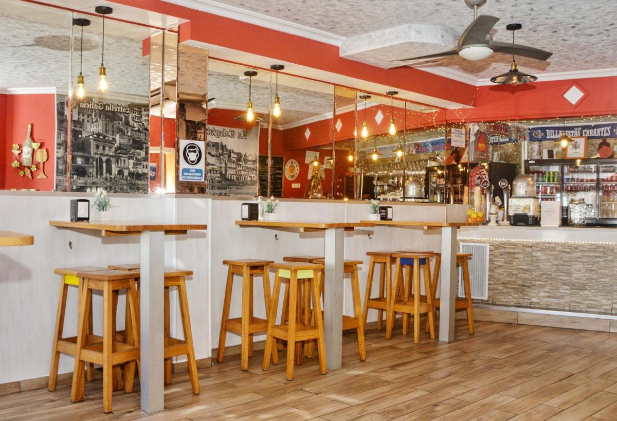 Hostal la Colegiata - Housity