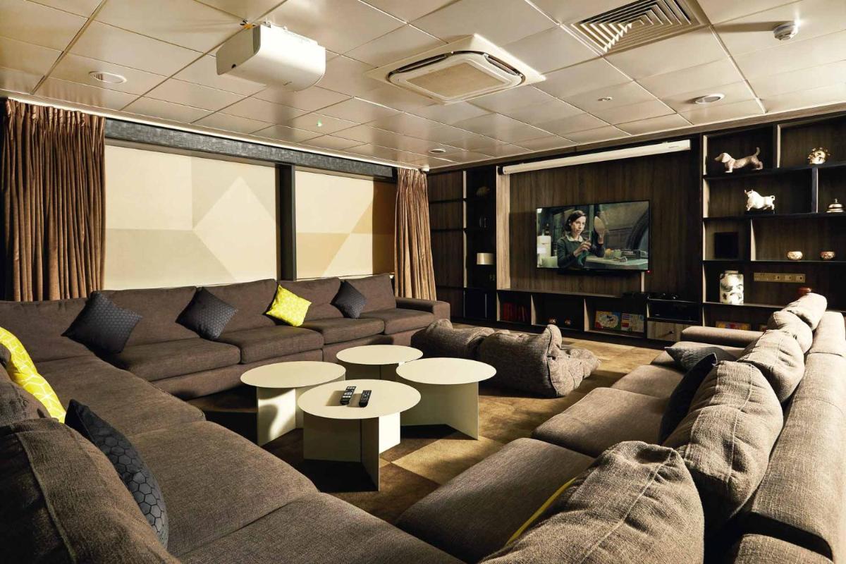 Student Only - Modern Classic Studios with Breakfast at Vita First Street in Manchester - Housity