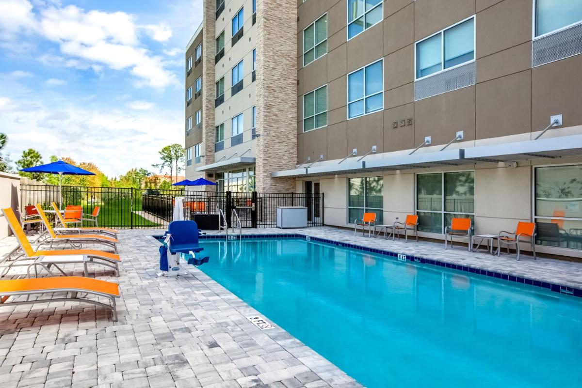 Holiday Inn Express & Suites Sanford - Lake Mary by IHG - Housity