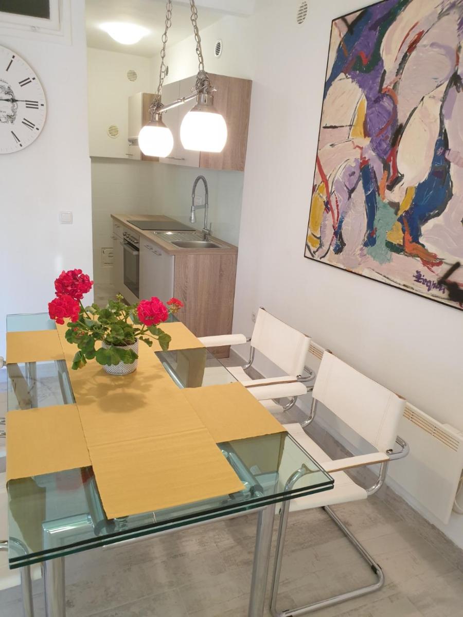 Apartman P-E - Housity