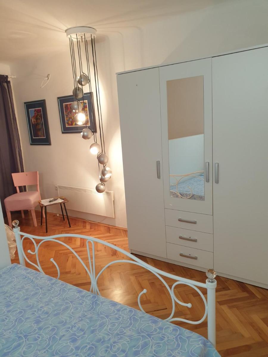 Apartman P-E - Housity
