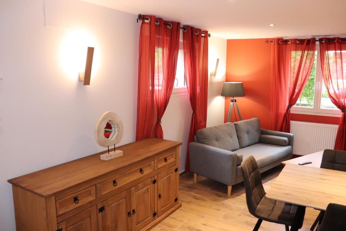 Gîte les Eglantines Rez-de-Jardin - Housity