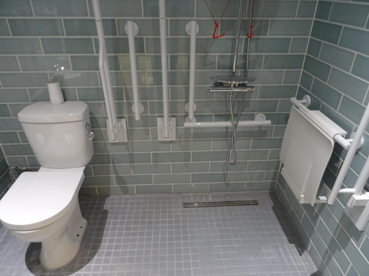 The Boathouse Inn & Riverside Rooms - Housity