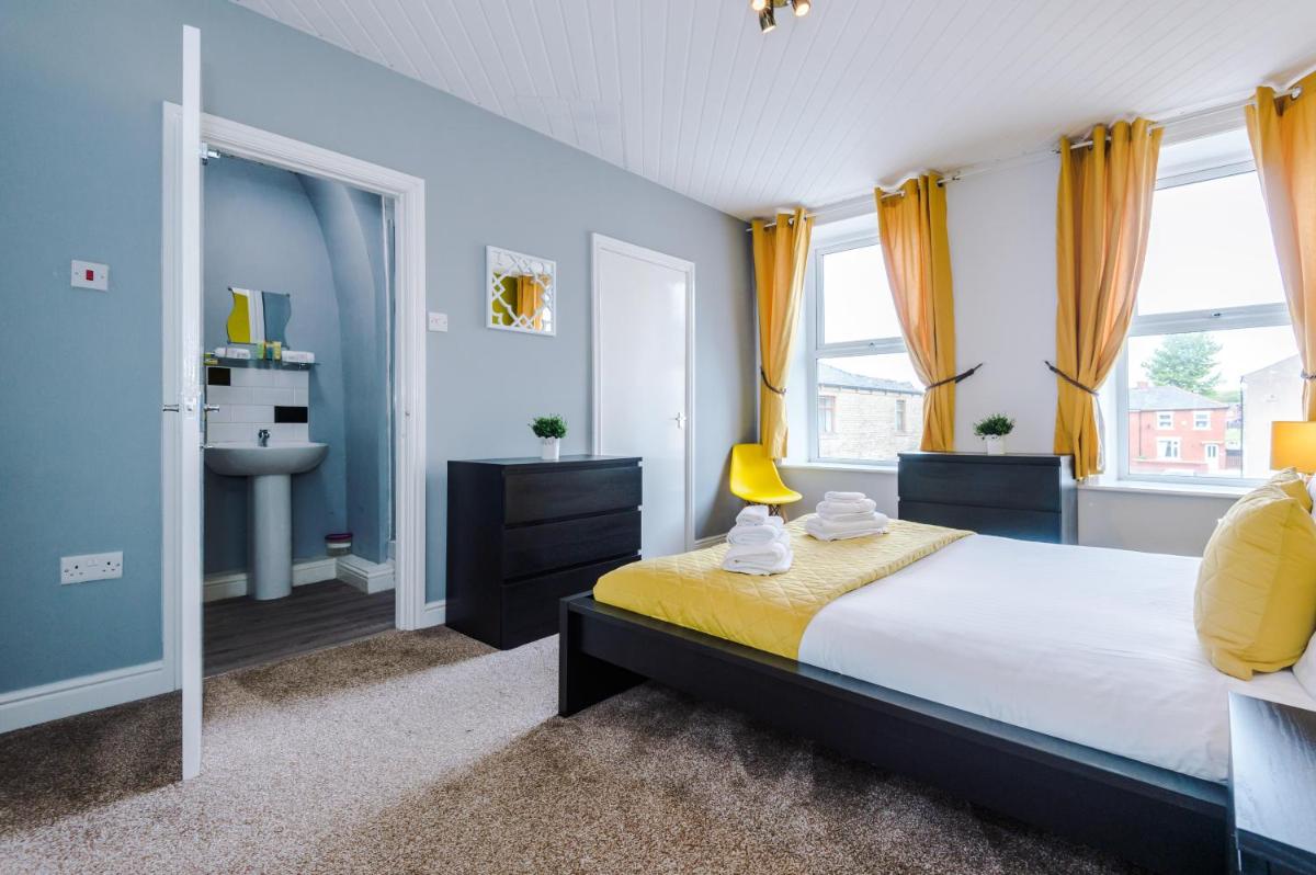 A stylish 3 bedroom Town House sleeping up to 8 - Housity
