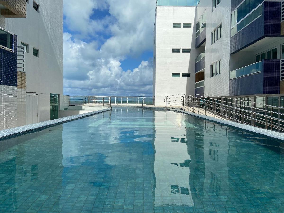 Bela Hospedagem - Flat pé na areia no Bessa com vista incrível do mar - Housity