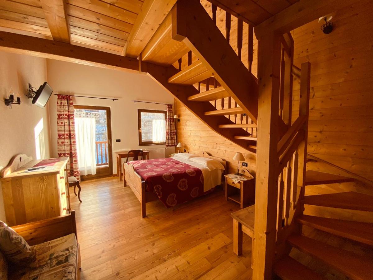 Hotel L'Artisin - Housity