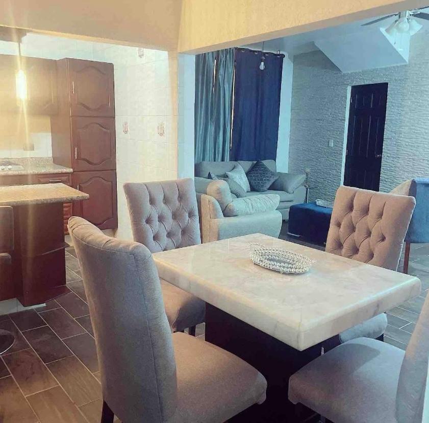 Suitetrails - Lovely and warming 3 bed