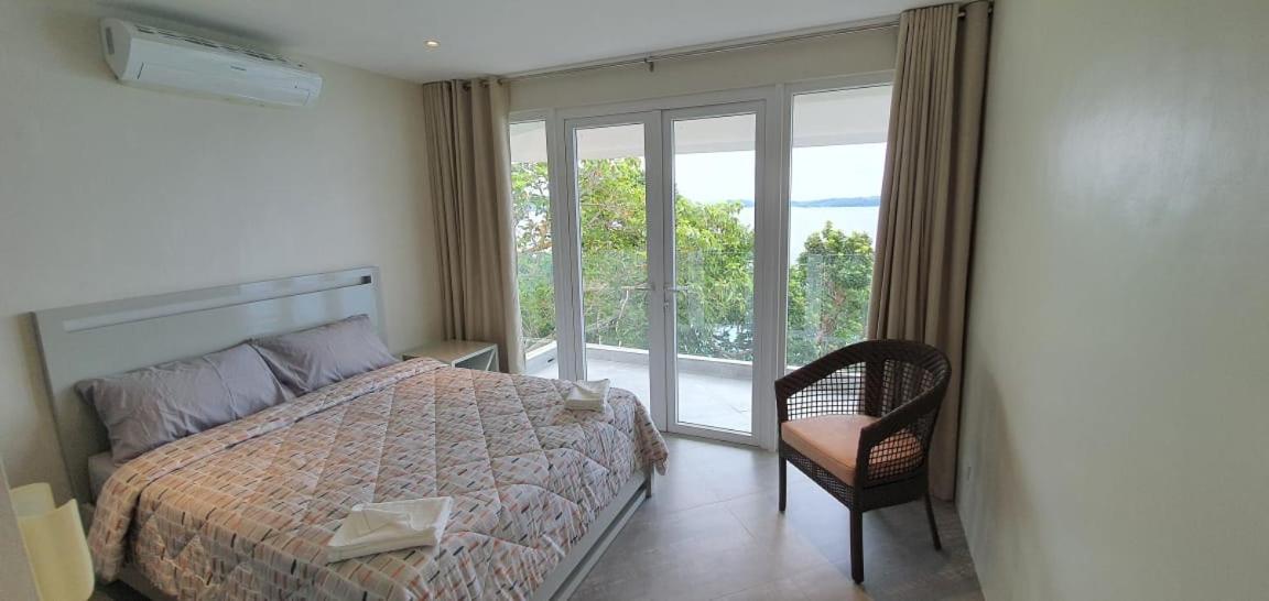 Noor Villa - Luxury 3 Bed, 2 Bath Apartment with Stunning Panoramic Sea View, Private Beach - Housity