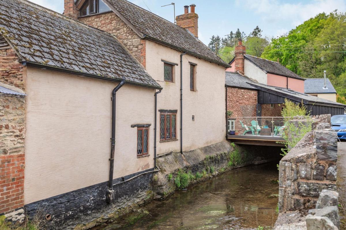 Old Bridge Post Office - Housity