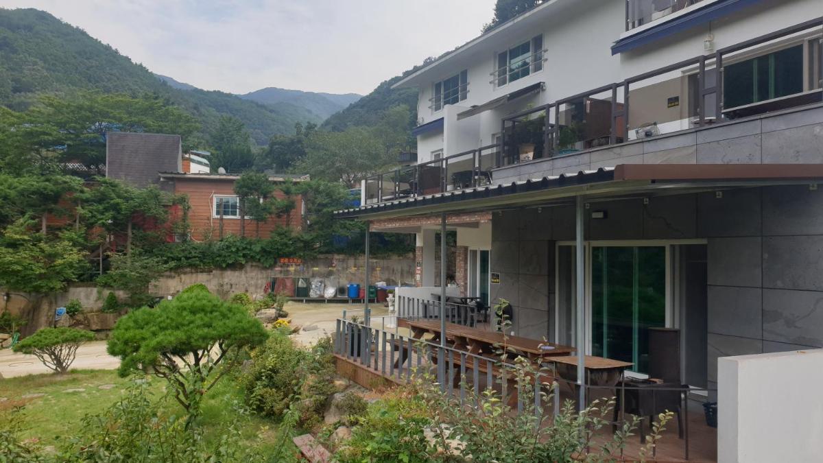 Daeunsan Mountain Valley Pension - Housity