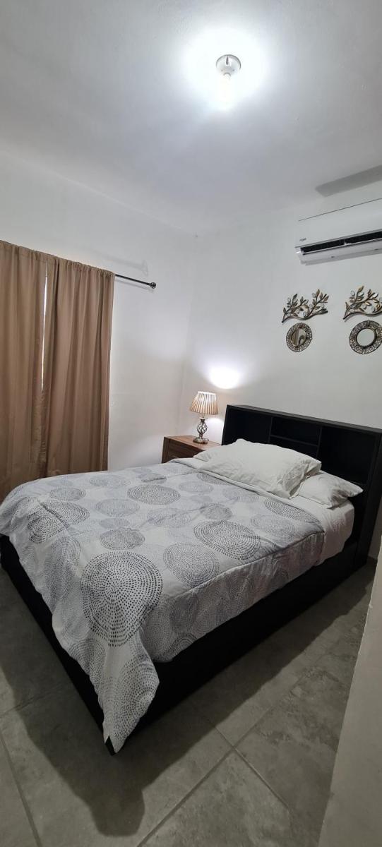 GATED AND VERY SECURED WHITE HOUSE 6 MINS FROM THE BEACH - Housity