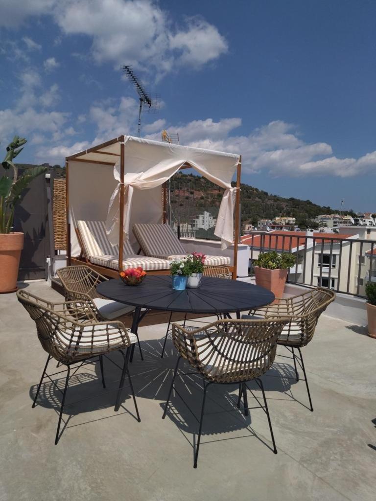 Summer Sea View Apartment with Outdoor Jacuzzi- Sauna - Housity