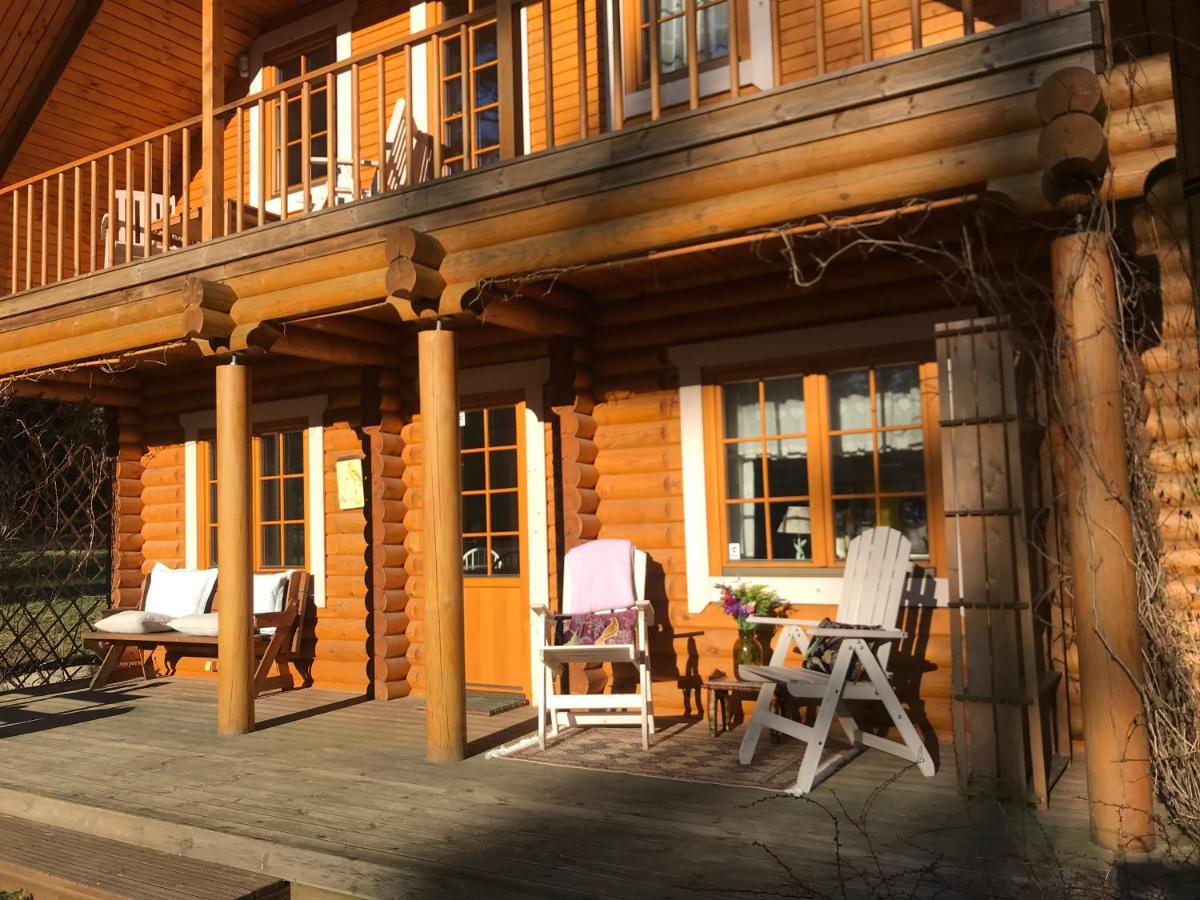 Sea Whisper Cottage - Housity