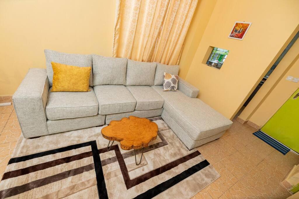 Repose Stay - Karen, 2 Bedroom, WiFi,Parking, CCTV - Housity