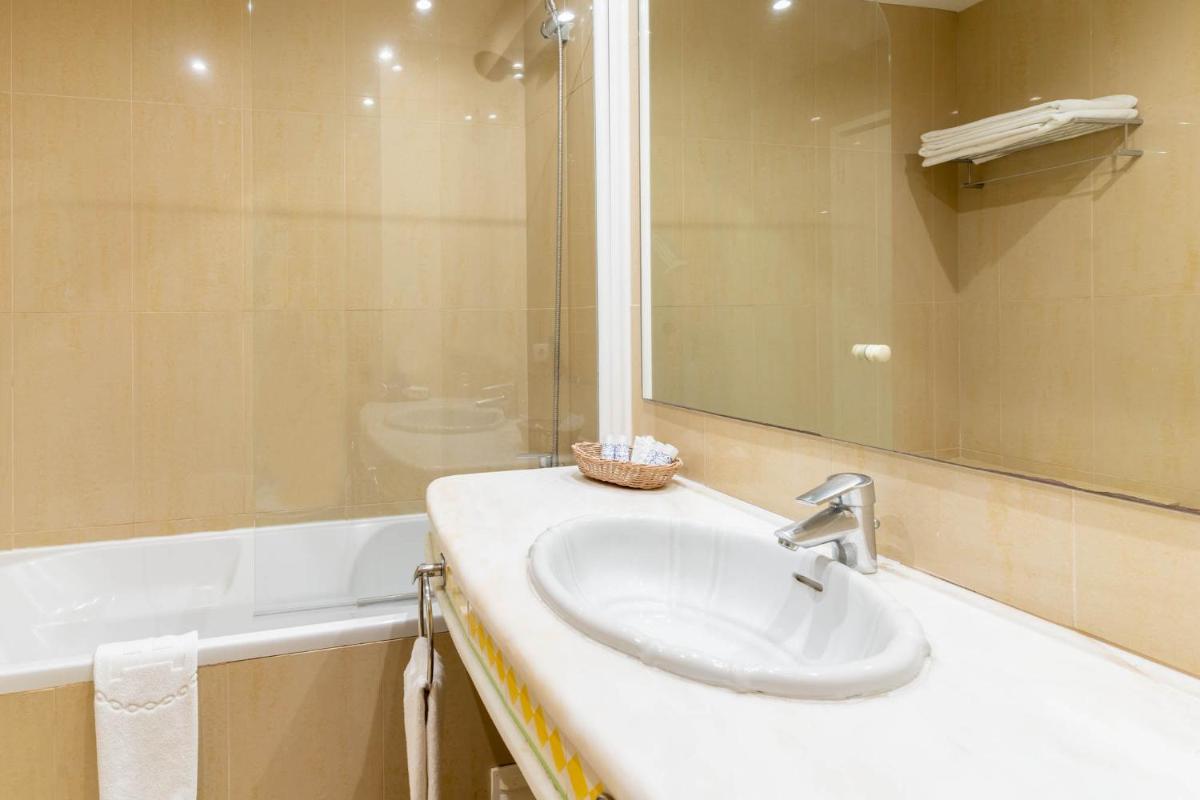 Uma casa de banho em Boa Vista Hotel & Spa - Adults Only