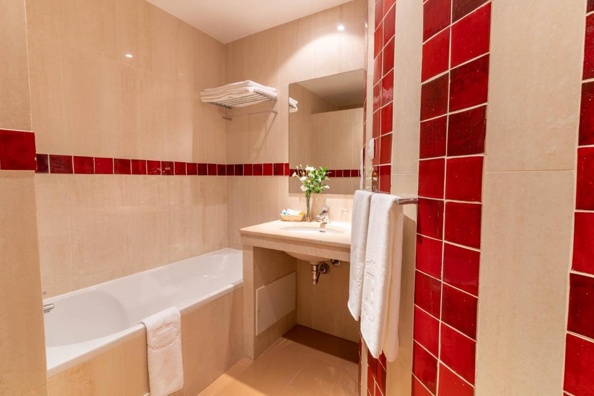 Uma casa de banho em Boa Vista Hotel & Spa - Adults Only