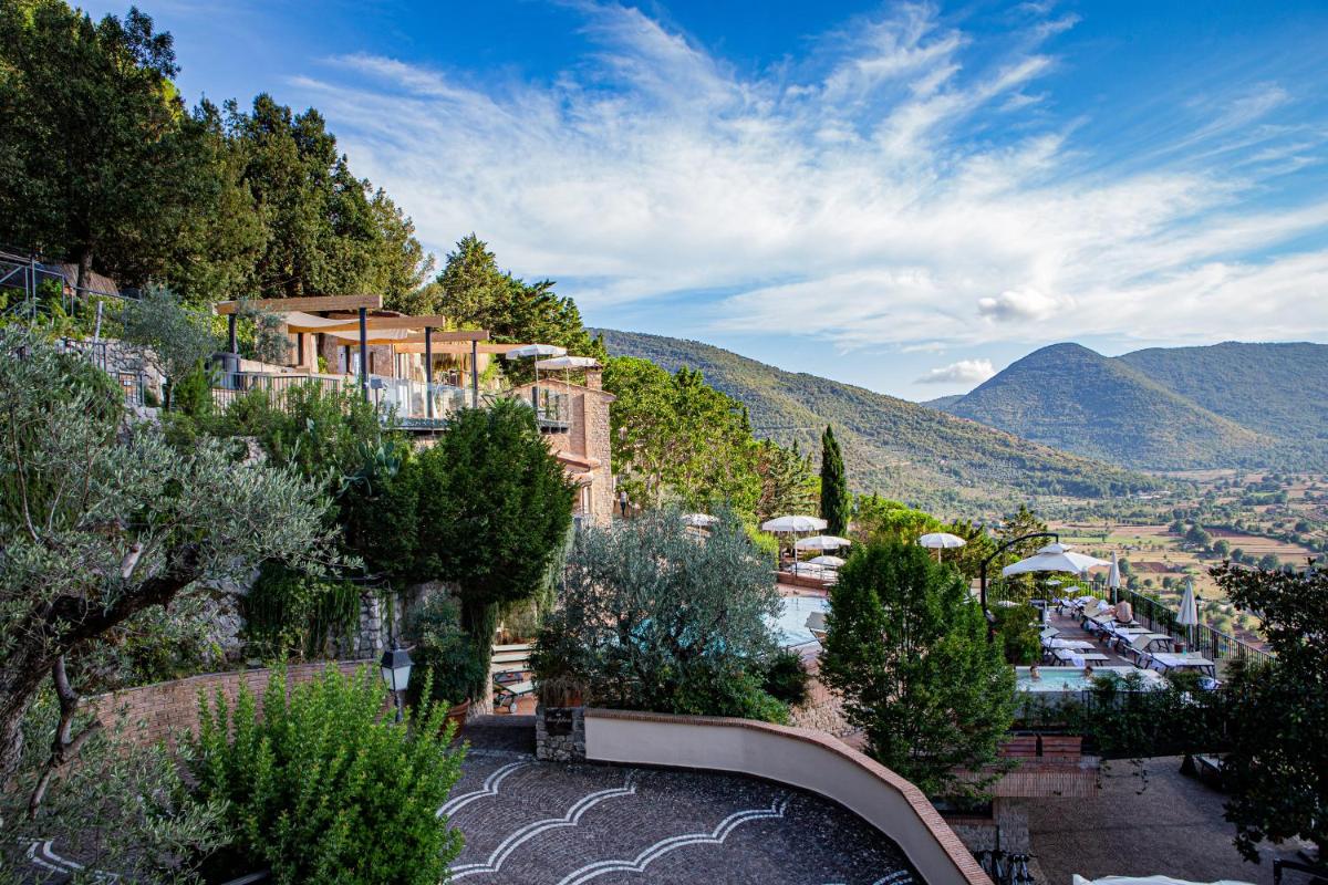 Vytae Spa & Resort - Housity