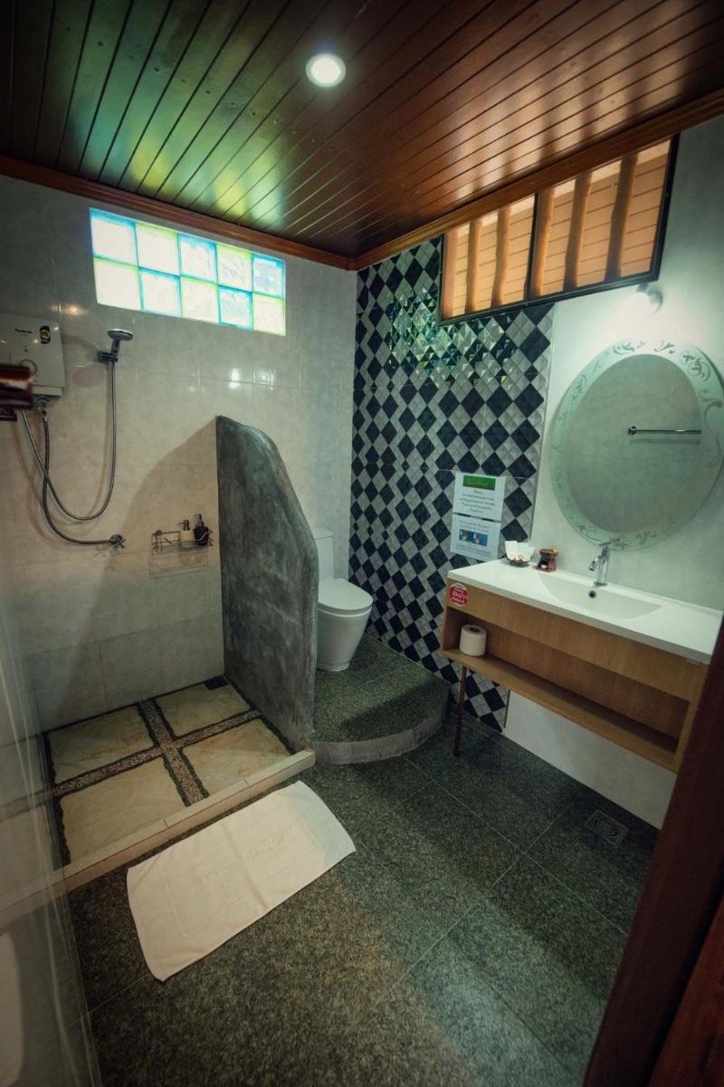 Tree House Bungalows Koh Tao - Housity