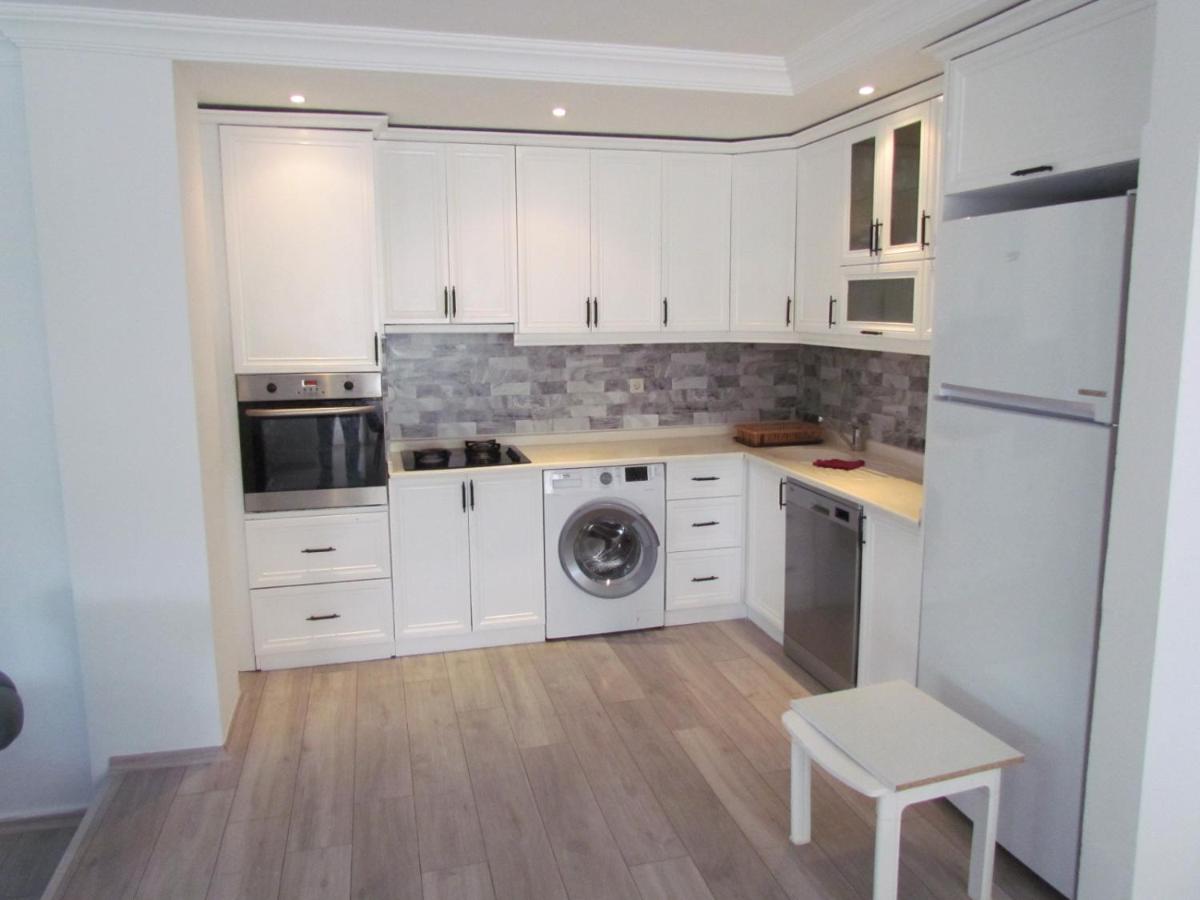 Side 3 Bedroom Apartment Alure - Housity