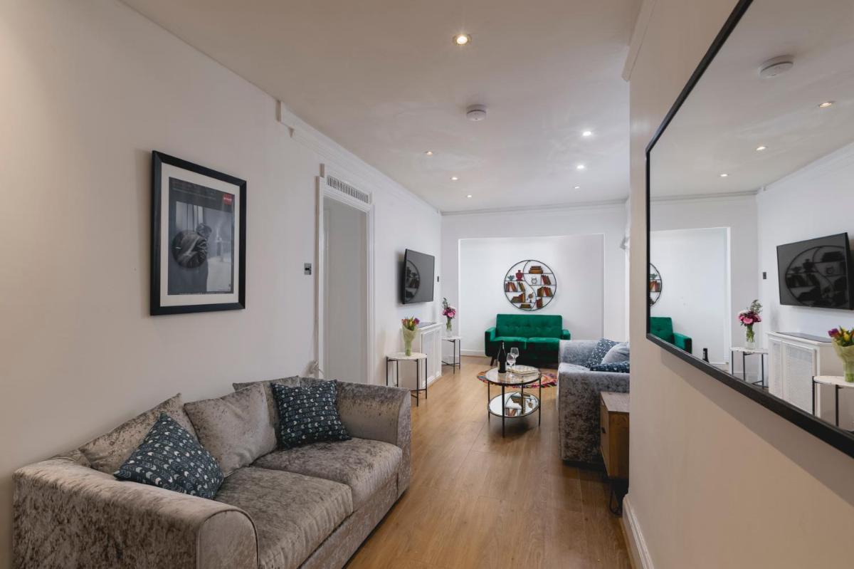**Authentic & Spacious 5 Bed Apartment/Hyde Park** - Housity