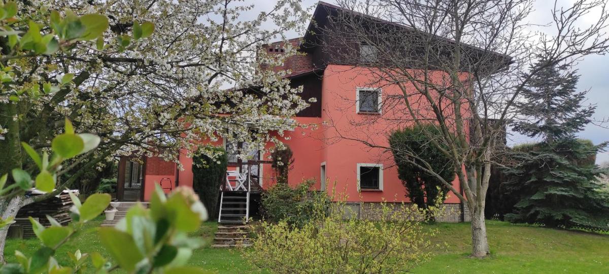 Za górami, za lasami - Housity