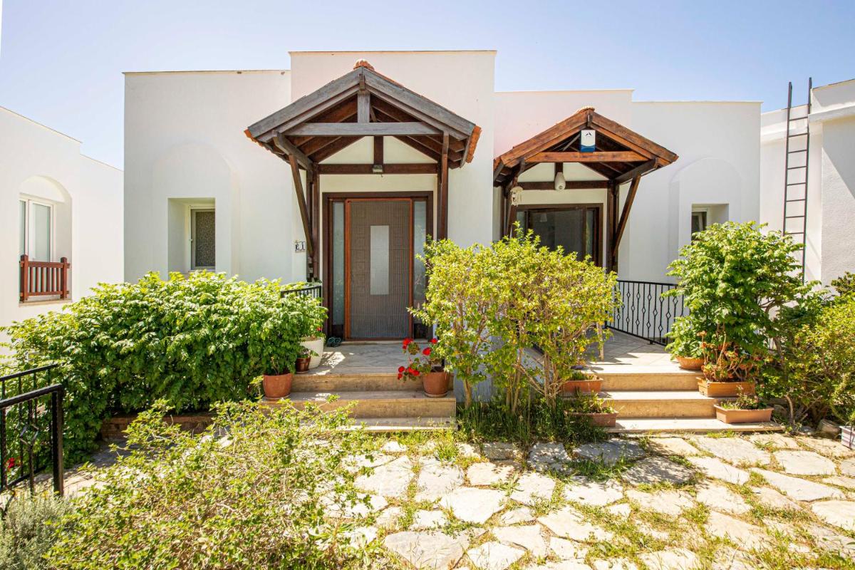 Cozy House With Balcony and Backyard Surrounded by Nature in Bodrum - Housity