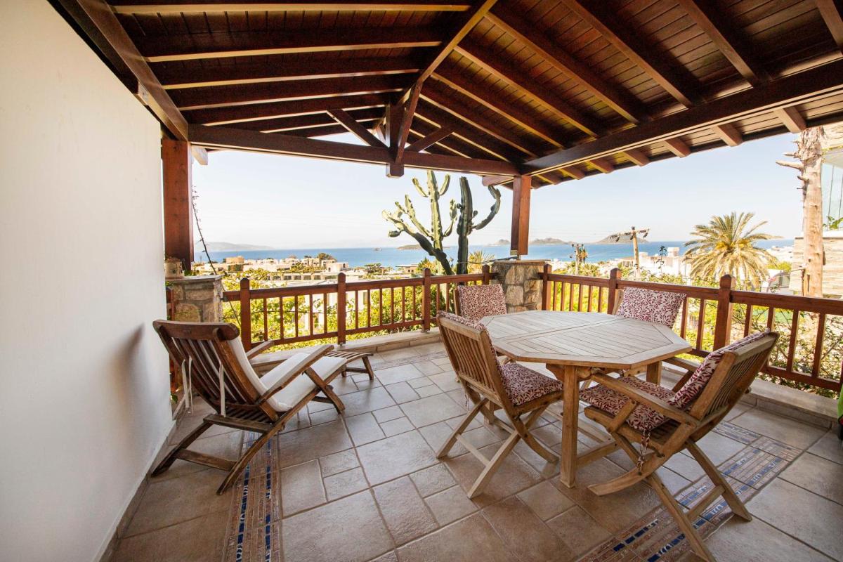 Cozy House With Balcony and Backyard Surrounded by Nature in Bodrum - Housity