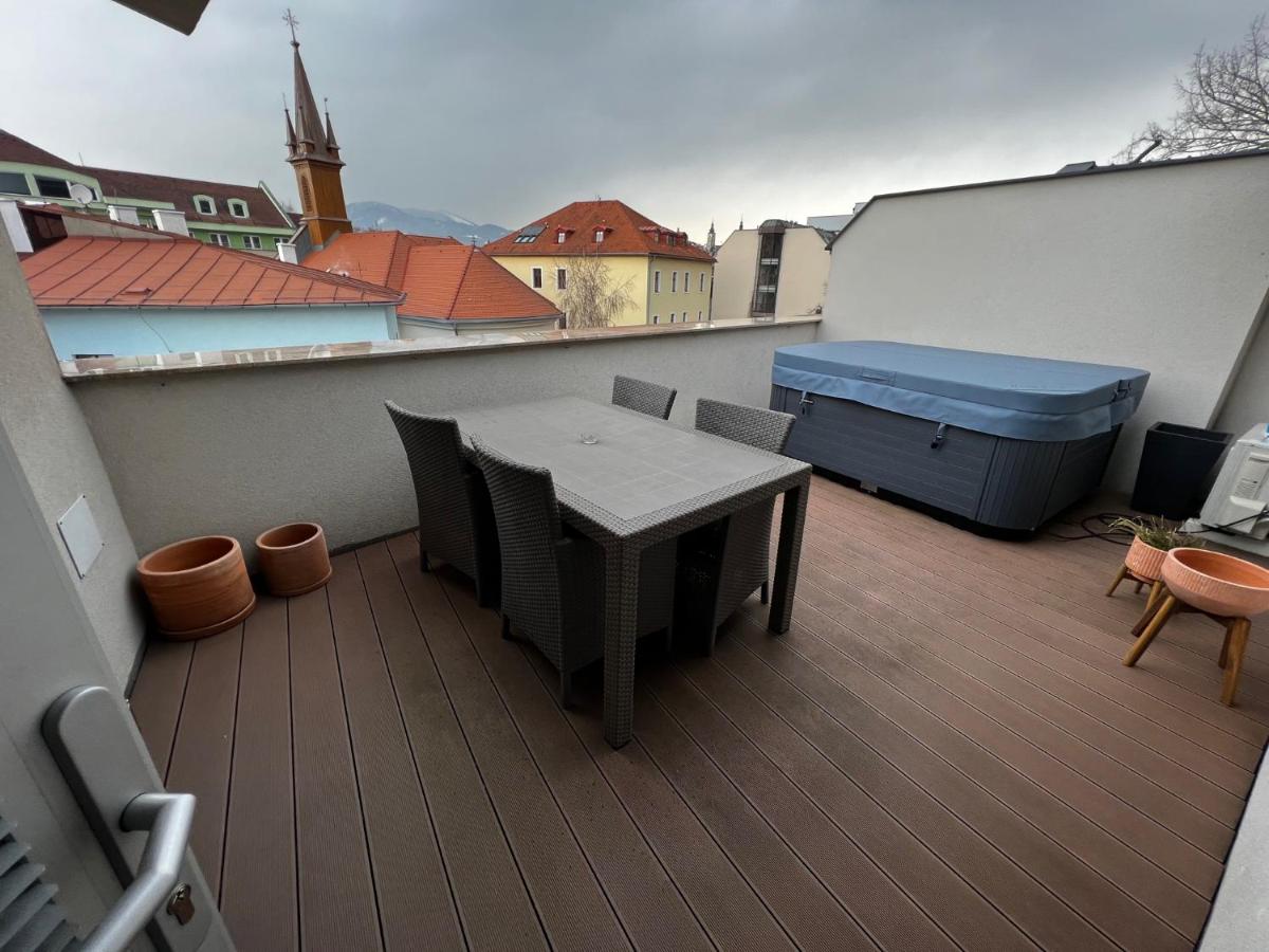 Apartmán s vírivkou v centre - Banská Bystrica - Housity
