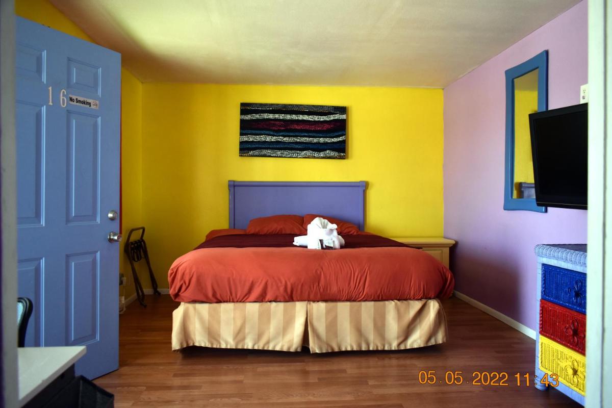 9 Palms Inn - Housity
