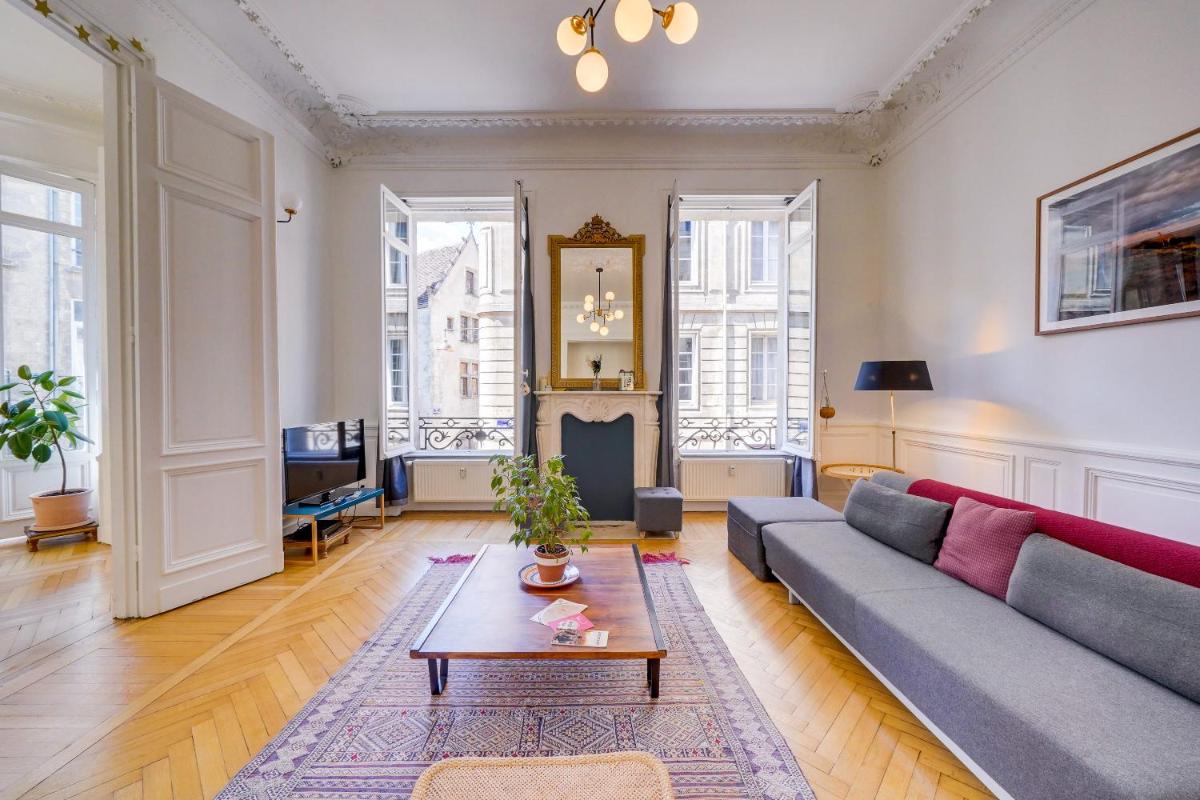 Bordeaux - St Pierre - Cœur historique - 120m2- 4 personnes - Housity