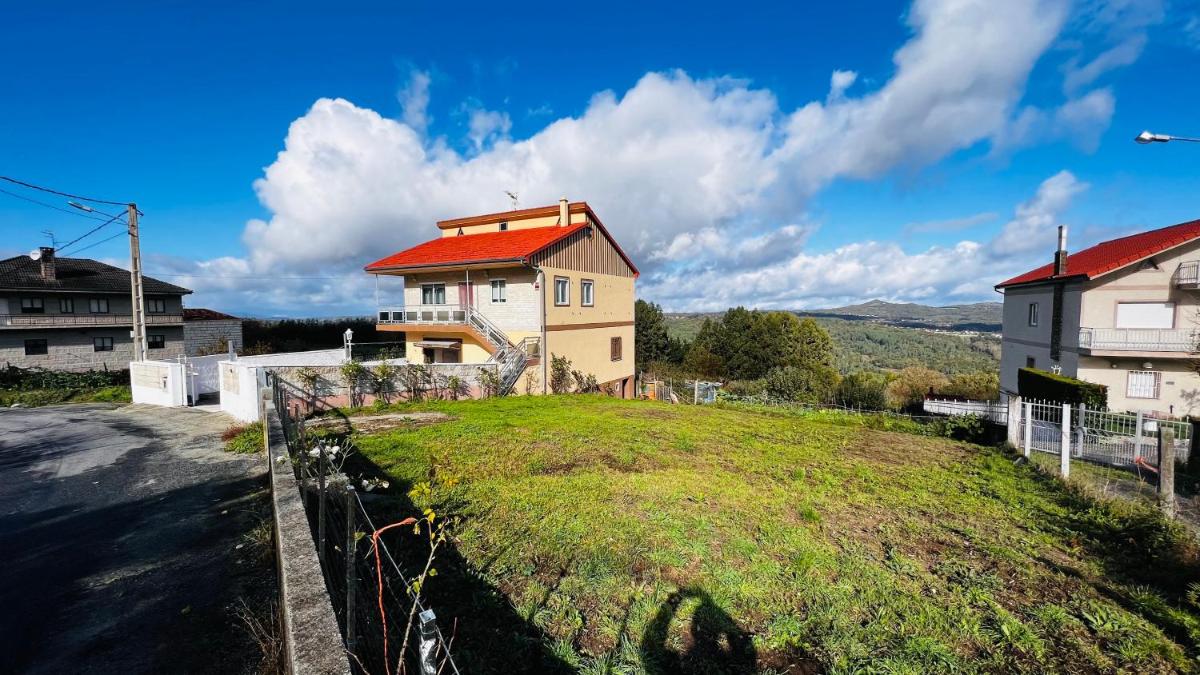 Espaciosa Casa rural, 3 rooms, 2bthros, muy acogedora. - Housity