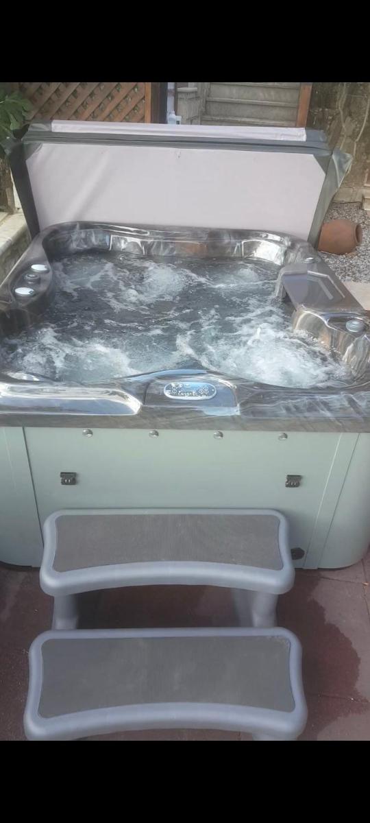 Cosmema House 1 Hot tub and swimming pool villa - Housity