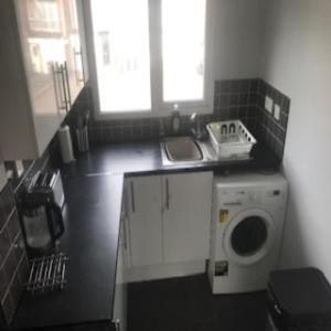 Modern 2 Bed Apt. 5 Mins to Common Wealth Games - Housity