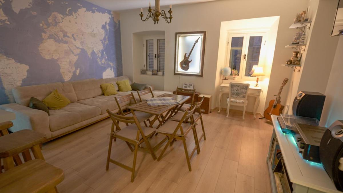 FREEDOM HOSTEL - Housity