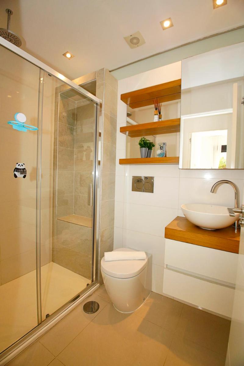 Fantastic Home with AC, pool and bbq - Housity