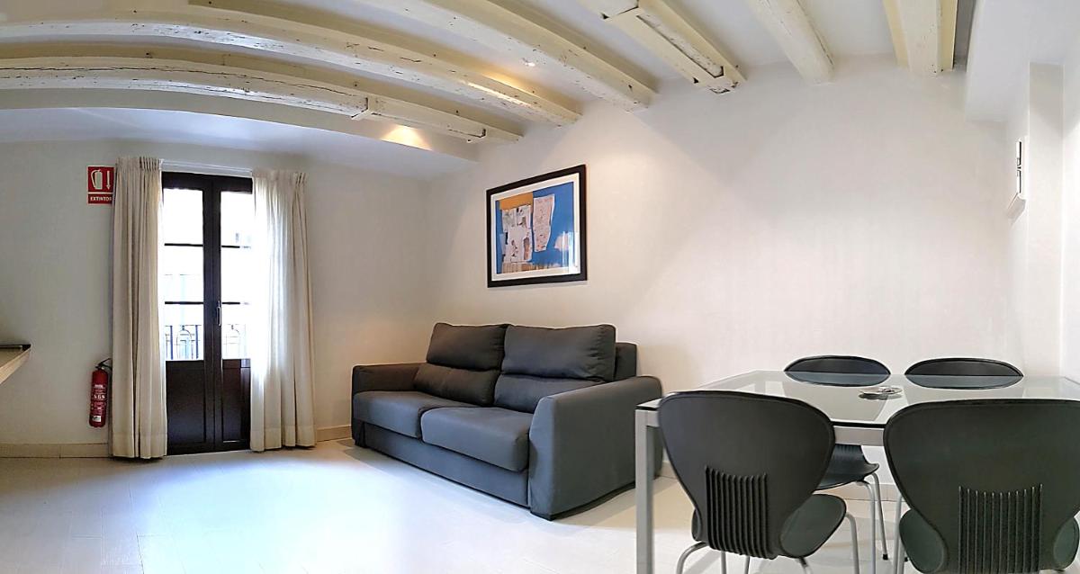 ClassBedroom Gothic Ramblas Apartments - Housity
