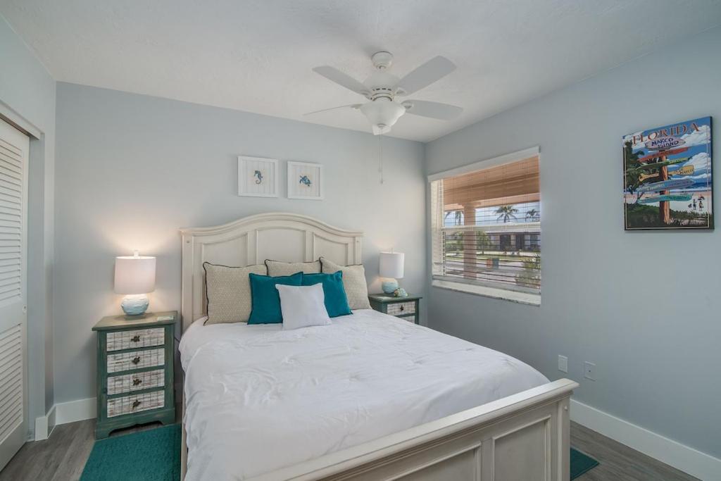 Mermaid Manor; Waterfront with Direct Ocean Access and Private Heated Pool - Housity