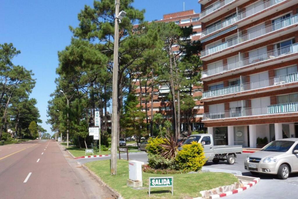 Arcobaleno, gran apartamento con con 2 balcones hacia el Jardín y hacia el frente - Housity