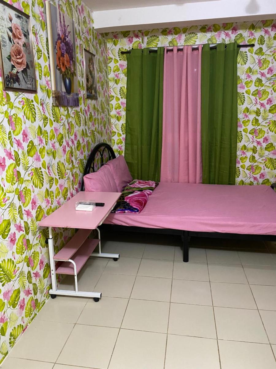 D”Filipina Canadian Staycation - Housity